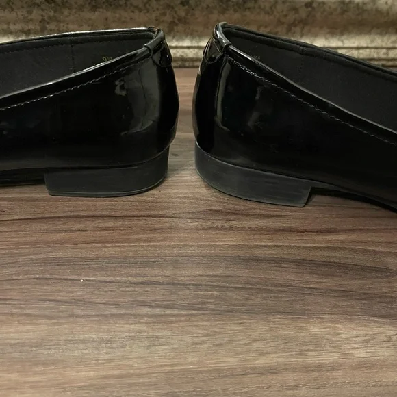 Anne Klein Black Leather Flats Moccasin-Style - Picture 5 of 9